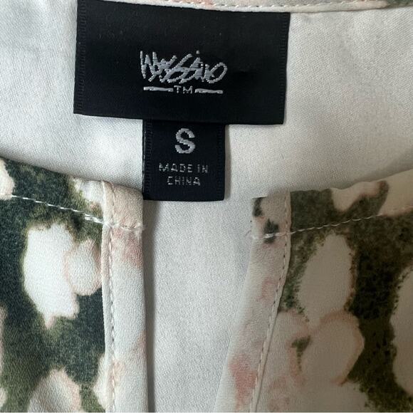 Mossimo Boho Halter Lined Handkerchief Midi Flowy
Small Dress - Picture 6 of 7